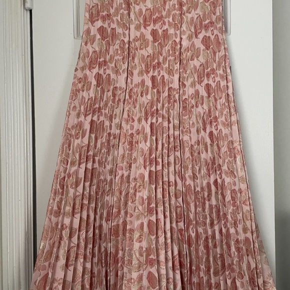 💗💗Kate Spade Metallic Jacquard Pleated Skirt💗💗 - Picture 3 of 6